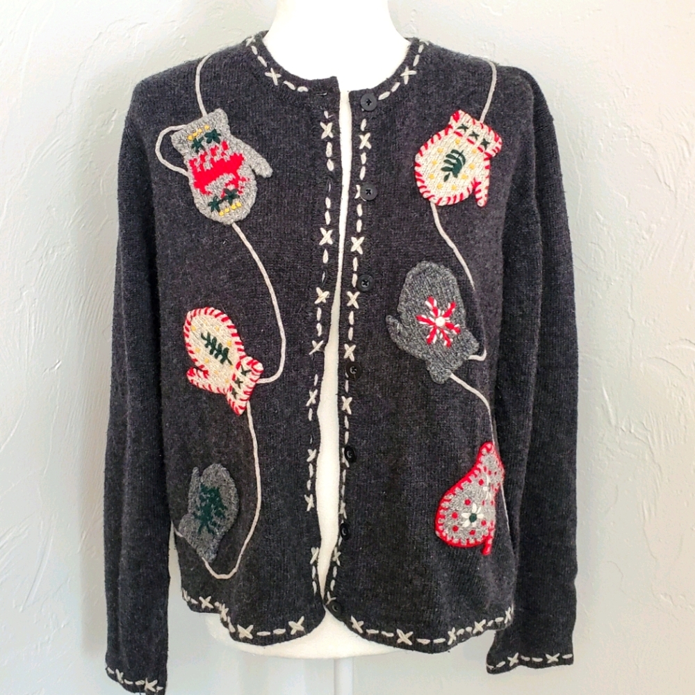 VTG Holiday Winter Embroidered Cardigan